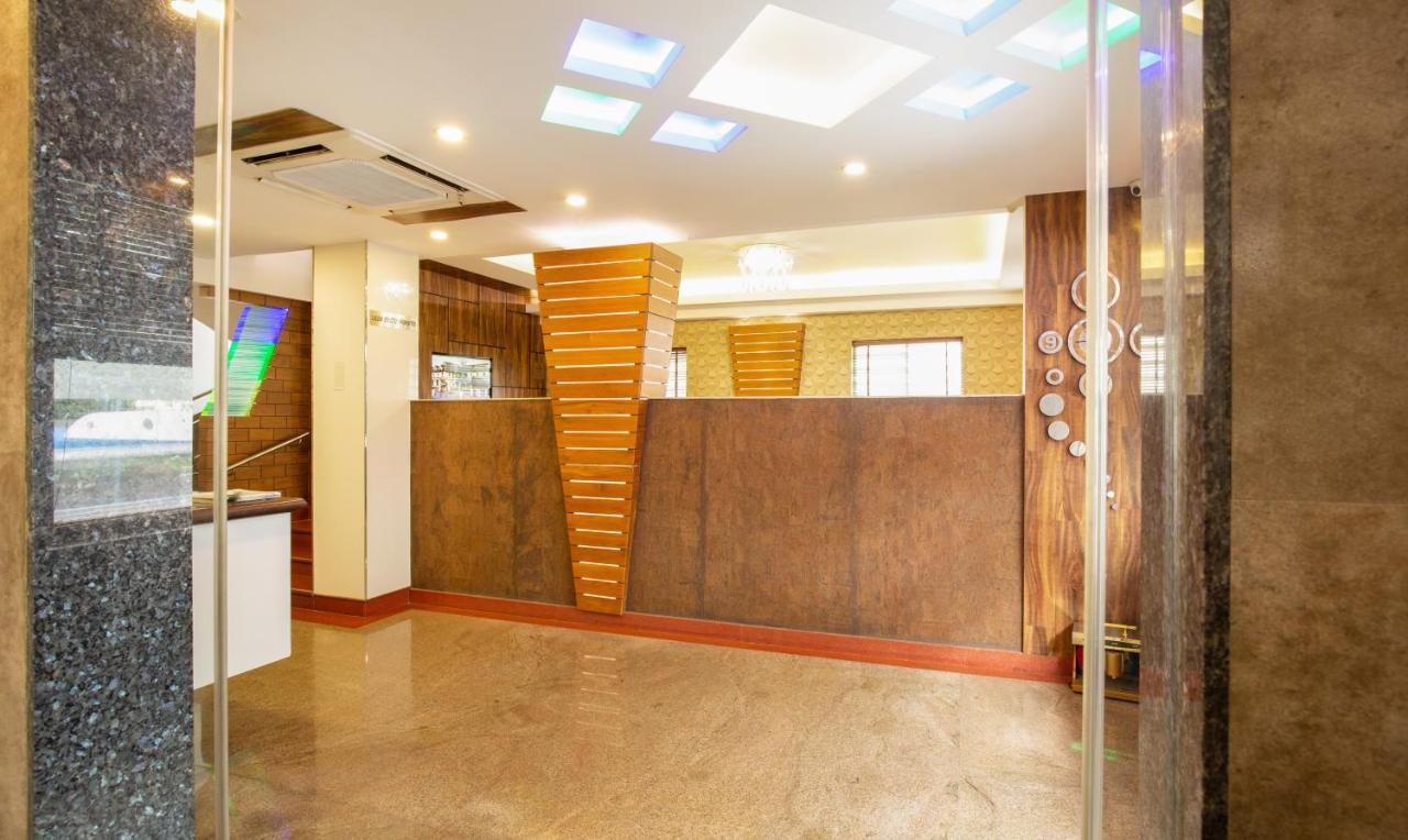 Treebo The Qasr Hotel Kochi Exterior photo