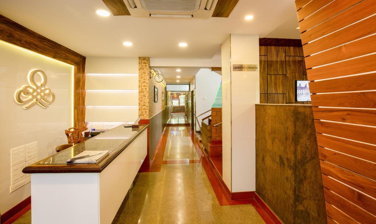 Treebo The Qasr Hotel Kochi Exterior photo